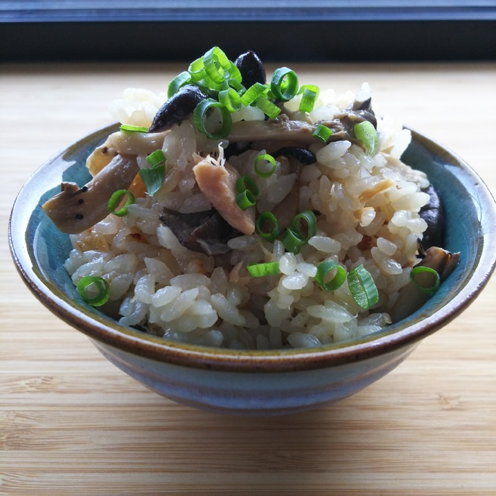 ツナと霜降りひらたけの炊き込みご飯